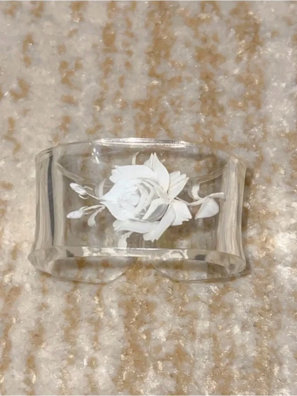 Vintage 4 engraved rose napkin holders. Good condition.